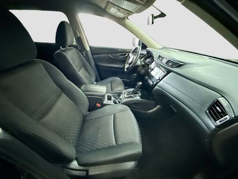Used 2018 Nissan Rogue SV w/ Premium Package image 27