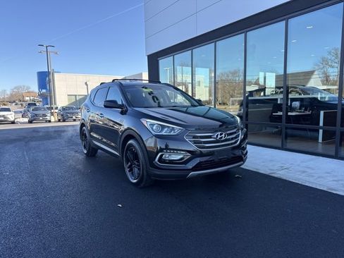 Used 2017 Hyundai Santa Fe Sport image 1