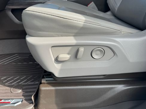 Used 2024 Chevrolet Silverado 1500 LTZ w/ LTZ Premium Package image 17