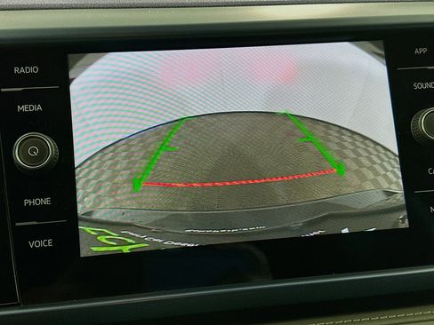 Used 2024 Volkswagen Taos SE image 22