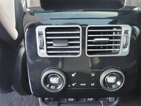 Used 2022 Land Rover Range Rover Autobiography image 25