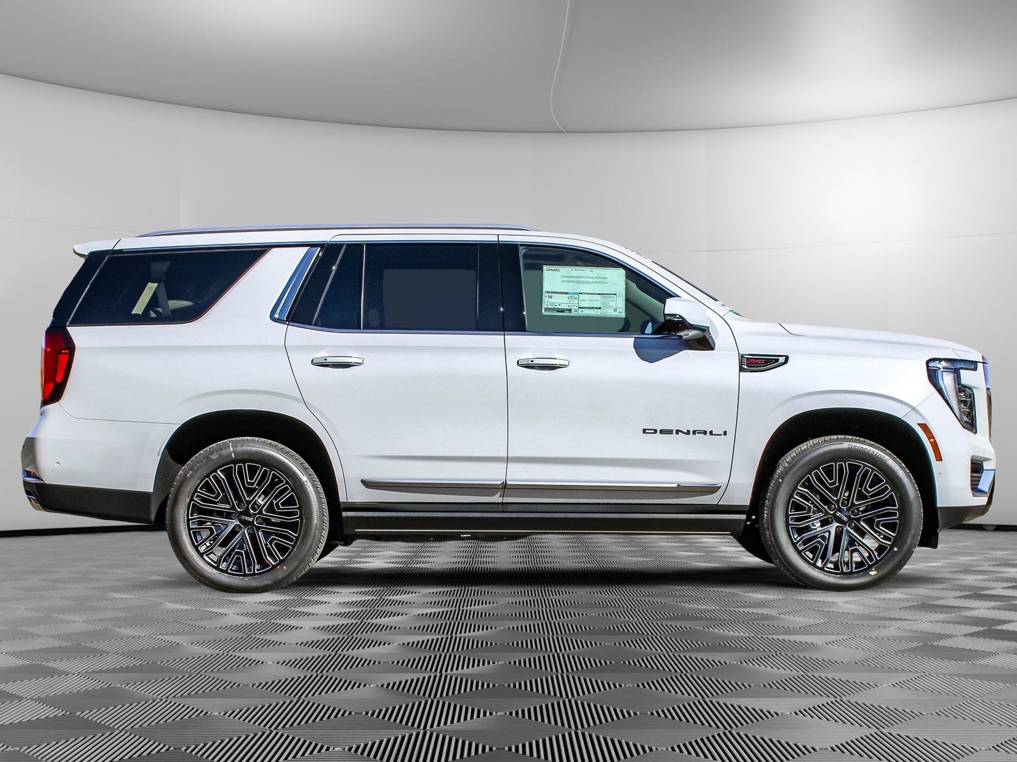 New 2027 GMC Yukon Denali w/ Denali Reserve Package AWD/4WD image 2