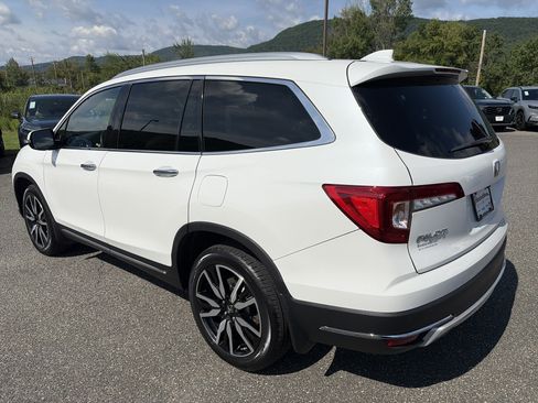Used 2021 Honda Pilot Touring image 3