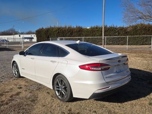 Used 2019 Ford Fusion Titanium FWD image 6