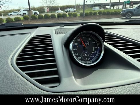 Used 2017 Porsche 911 Carrera S image 9