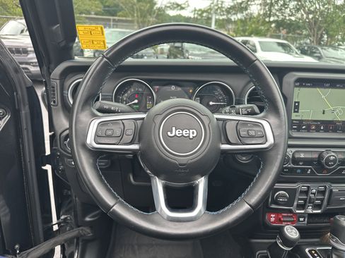 Used 2022 Jeep Wrangler Unlimited Rubicon 4xe AWD/4WD image 27