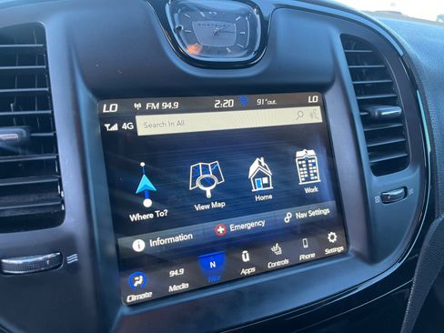 Used 2022 Chrysler 300 S image 28