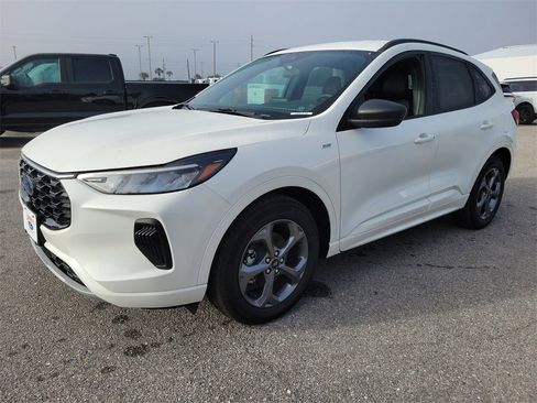 Used 2024 Ford Escape ST-Line w/ Equipment Group 301A image 2