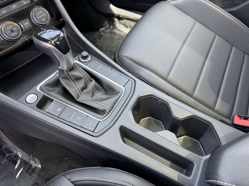 Certified 2023 Volkswagen Jetta SE w/ Panoramic Sunroof Package FWD image 29