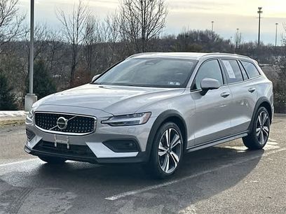 Used 2025 Volvo V60 B5 Cross Country Plus