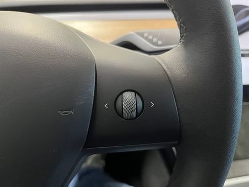 Used 2024 Tesla Model Y Long Range RWD image 23