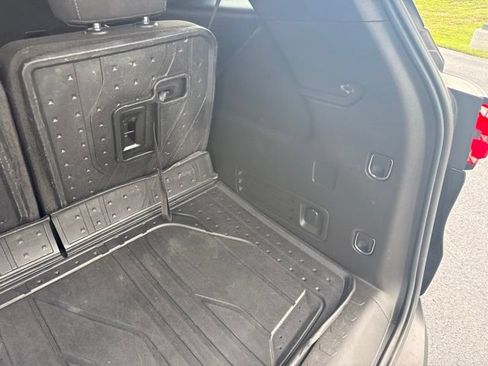 Used 2022 Chevrolet Traverse LT w/ LPO, Floor Liner Package AWD/4WD image 43
