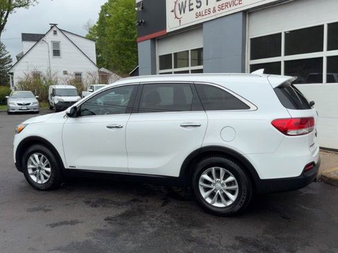 Used 2017 Kia Sorento AWD w/ LX Convenience Package image 7