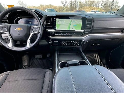 Used 2025 Chevrolet Silverado 2500 LT w/ Convenience Package image 8