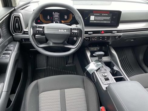 New 2026 Kia Sorento LX FWD image 9