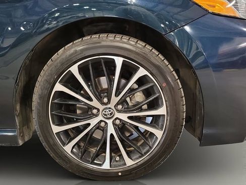 Used 2018 Toyota Camry SE FWD image 22