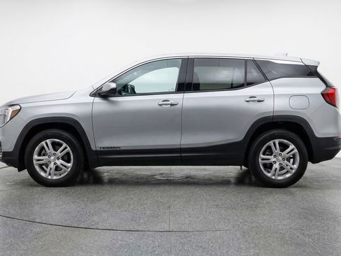 Used 2024 GMC Terrain SLE image 5