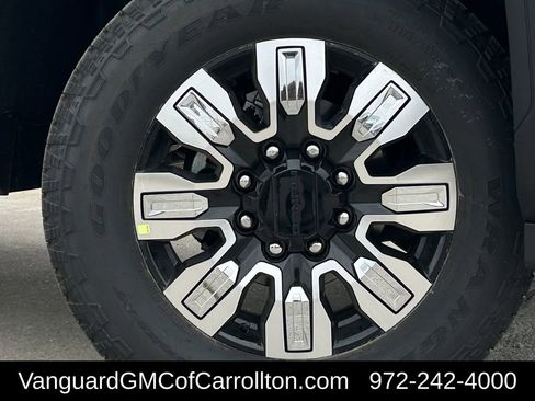 New 2026 GMC Sierra 2500 Denali w/ Denali Reserve Package AWD/4WD image 11