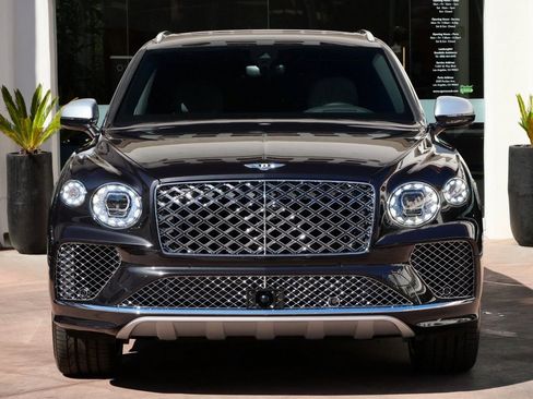 Used 2025 Bentley Bentayga Extended Wheelbase AWD/4WD image 6