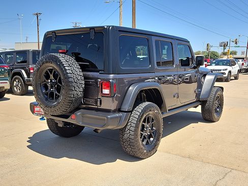 Used 2024 Jeep Wrangler Unlimited AWD/4WD image 3