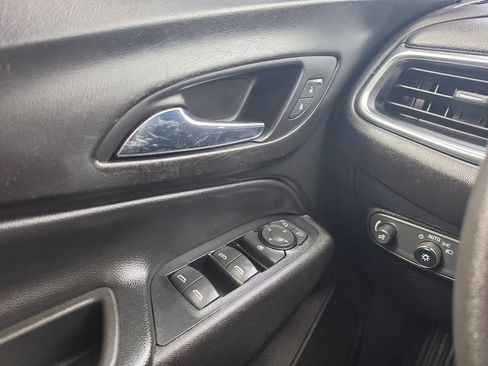 Used 2019 Chevrolet Equinox LT FWD image 21