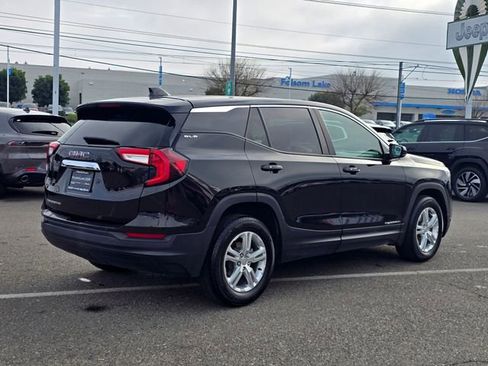 Used 2024 GMC Terrain SLE image 4