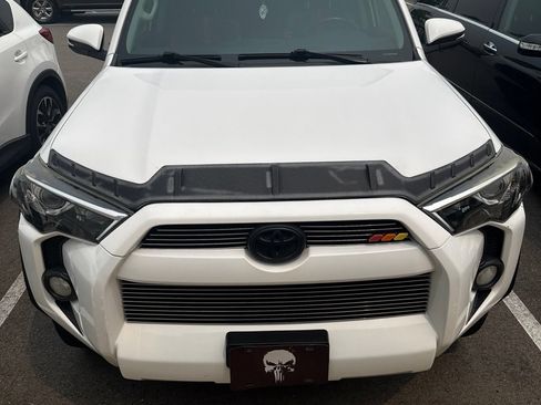 Used 2016 Toyota 4Runner SR5 Premium RWD image 2