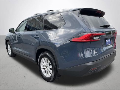 Used 2024 Toyota Grand Highlander XLE AWD/4WD image 7
