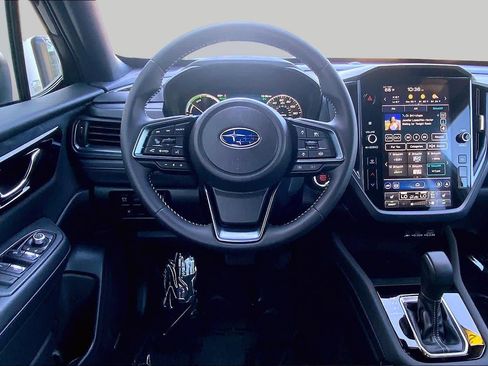 Used 2025 Subaru Forester Limited AWD/4WD image 6