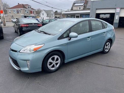 Used 2014 Toyota Prius Three image 2