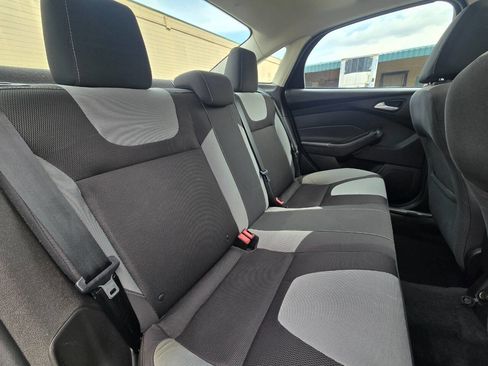 Used 2014 Ford Focus SE w/ SE Sport Package image 30