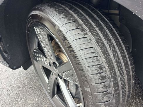 Used 2023 Genesis GV70 2.5T w/ Sport Prestige Package image 9