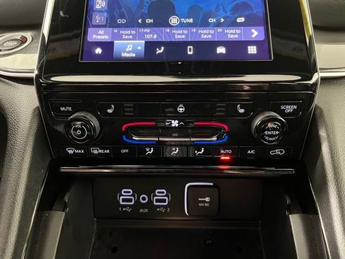 Used 2023 Jeep Grand Cherokee Altitude image 33