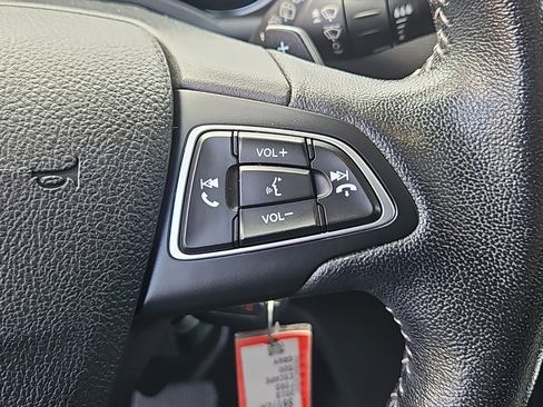 Used 2018 Ford Escape SE w/ SE Sport Appearance Package image 14