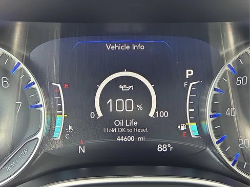 Used 2025 Chrysler Pacifica Select FWD image 23