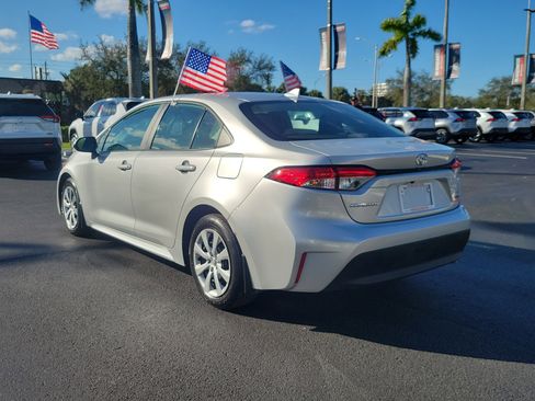 Used 2025 Toyota Corolla LE image 8