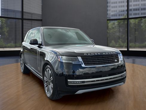 Used 2024 Land Rover Range Rover Long Wheelbase SE AWD/4WD image 10