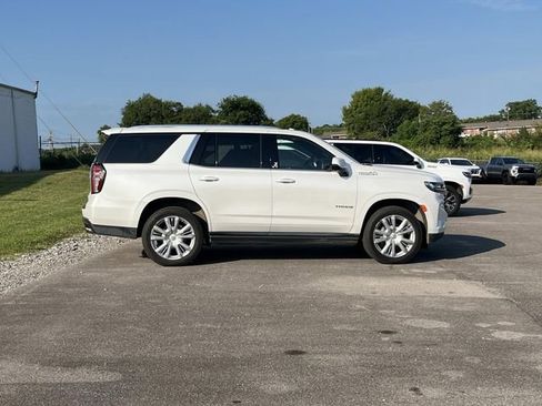 Used 2021 Chevrolet Tahoe High Country w/ Premium Package RWD image 2