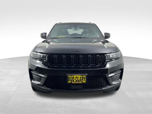 Used 2023 Jeep Grand Cherokee Altitude AWD/4WD image 3