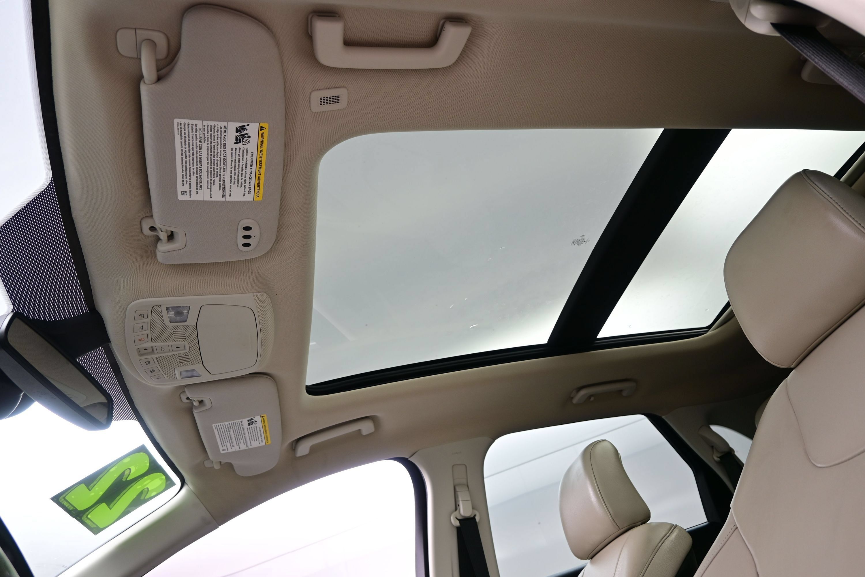 Used 2022 Ford Edge Titanium AWD/4WD image 19
