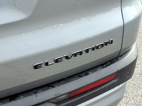 Used 2025 GMC Acadia Elevation image 5