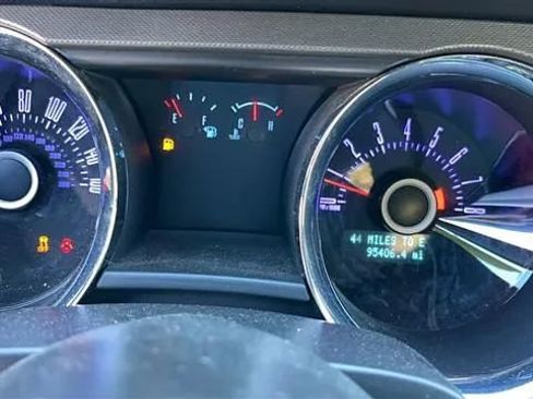 Used 2013 Ford Mustang Coupe image 3