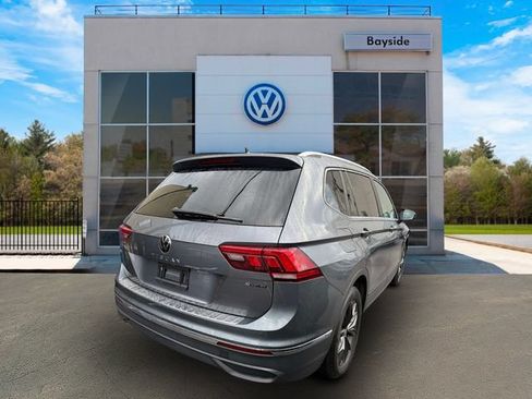 Certified 2024 Volkswagen Tiguan SE w/ Panoramic Sunroof Package AWD/4WD image 6