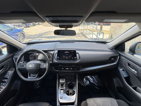 Used 2025 Nissan Rogue SV image 35