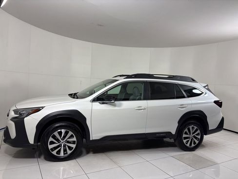 Used 2025 Subaru Outback Premium image 2