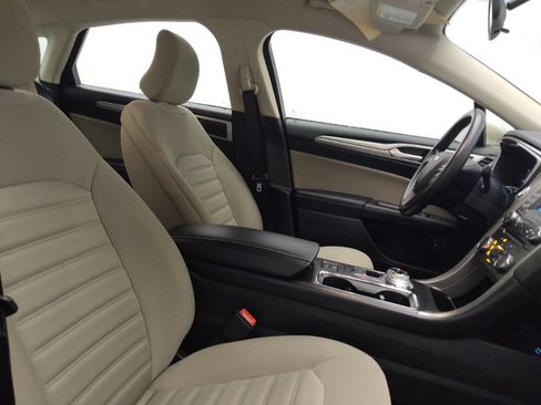 Used 2018 Ford Fusion S image 21