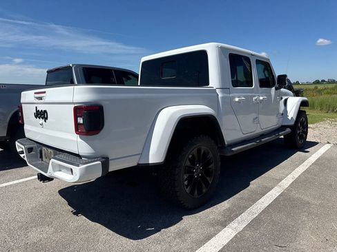 Used 2021 Jeep Gladiator Overland AWD/4WD image 5