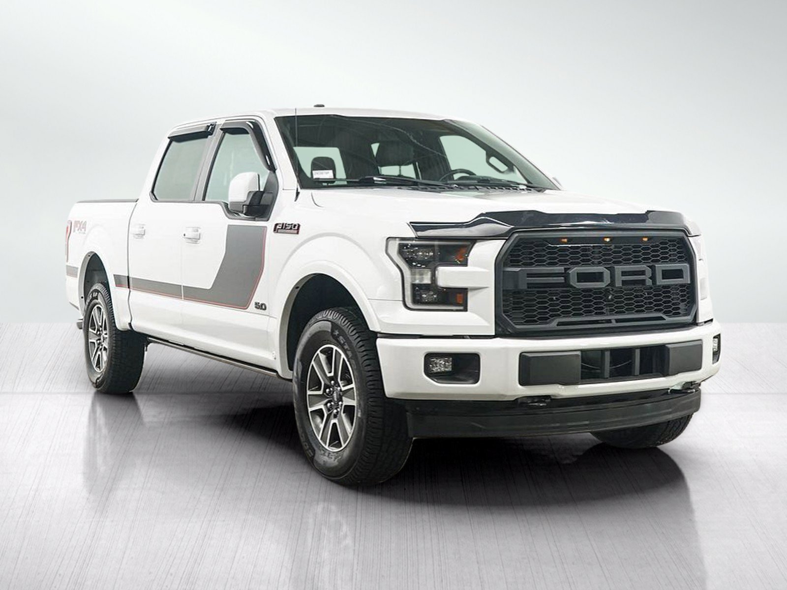 Used 2017 Ford F150 Lariat w/ Equipment Group 502A Luxury AWD/4WD image 8