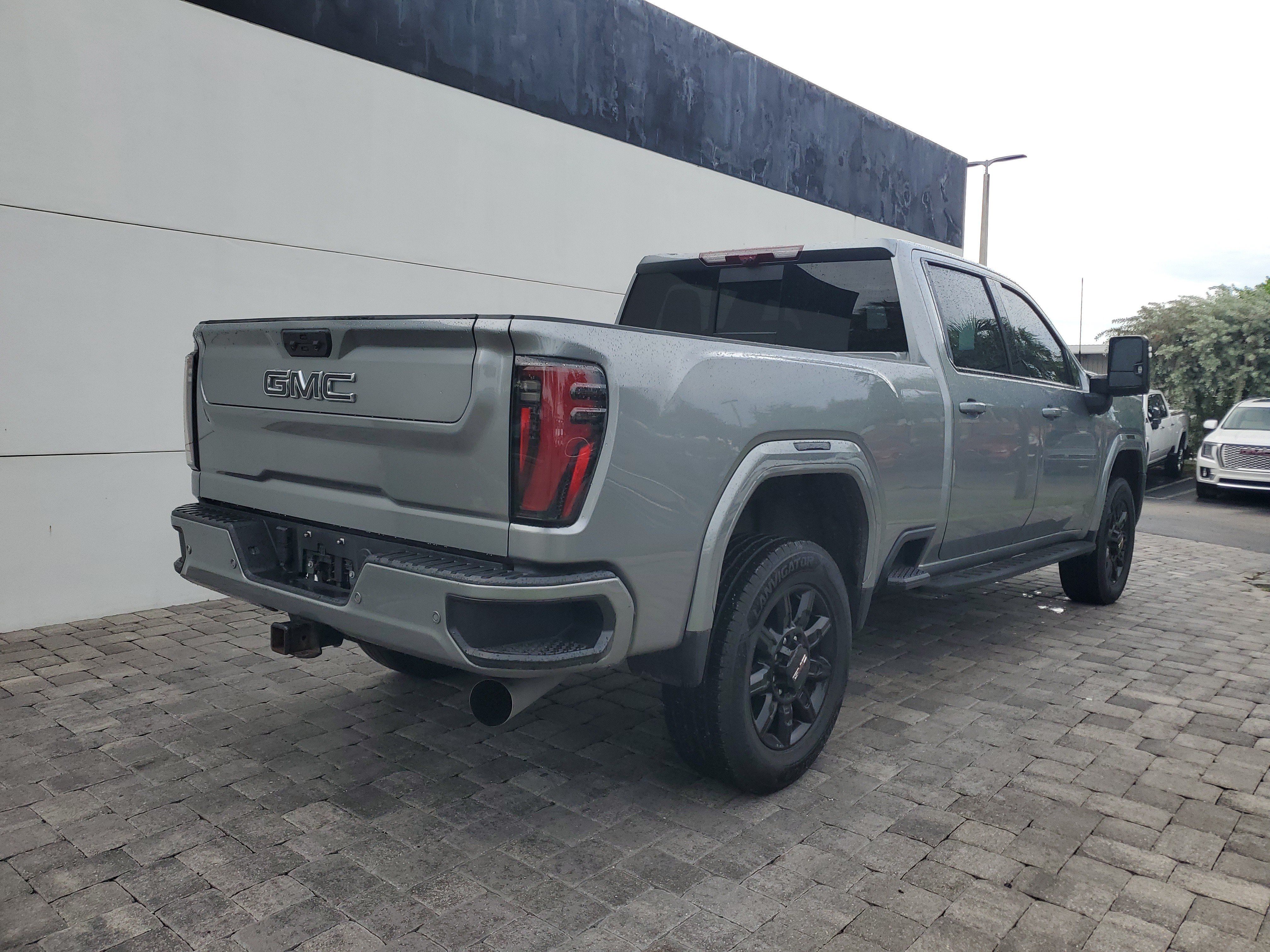 Used 2025 GMC Sierra 2500 AT4 w/ AT4 Premium Plus Package AWD/4WD image 6