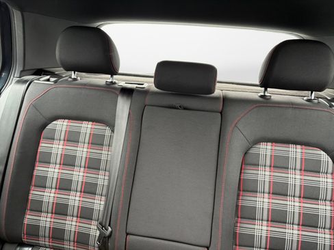 Used 2019 Volkswagen GTI SE image 12